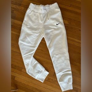Women’s Nike joggers medium white NWT